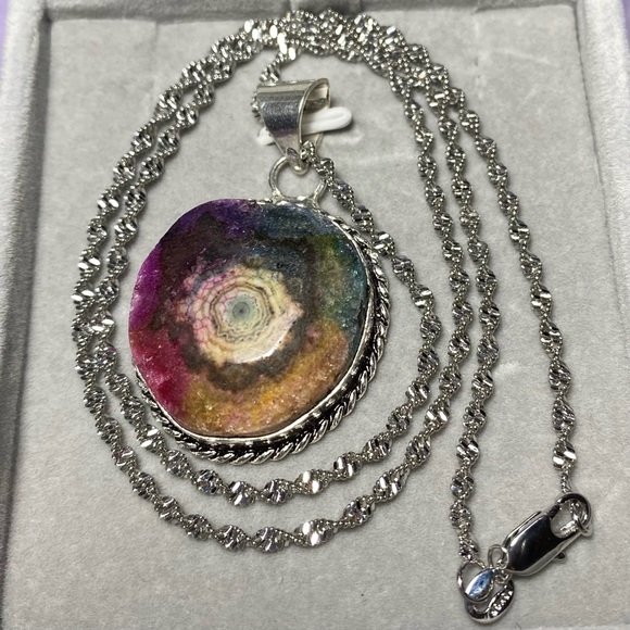 RAINBOW SOLAR QUARTZ PENDANT IN 925 STERLING SILVER W/ 14K WG PLATED CHAIN - Picture 3 of 7